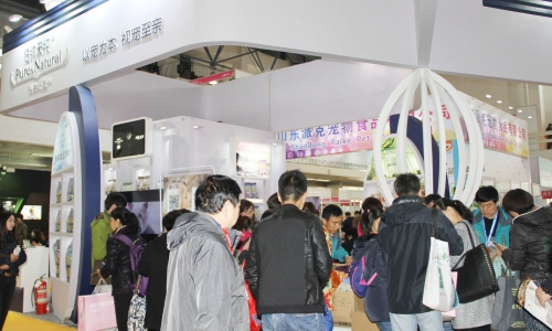 京宠展现场：伯纳天纯宠物食品一绝