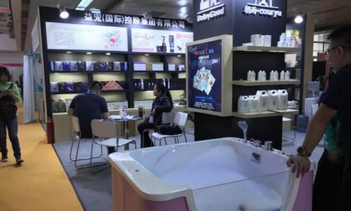 惊现“小仙女下凡”至京宠展,见证火爆现场!